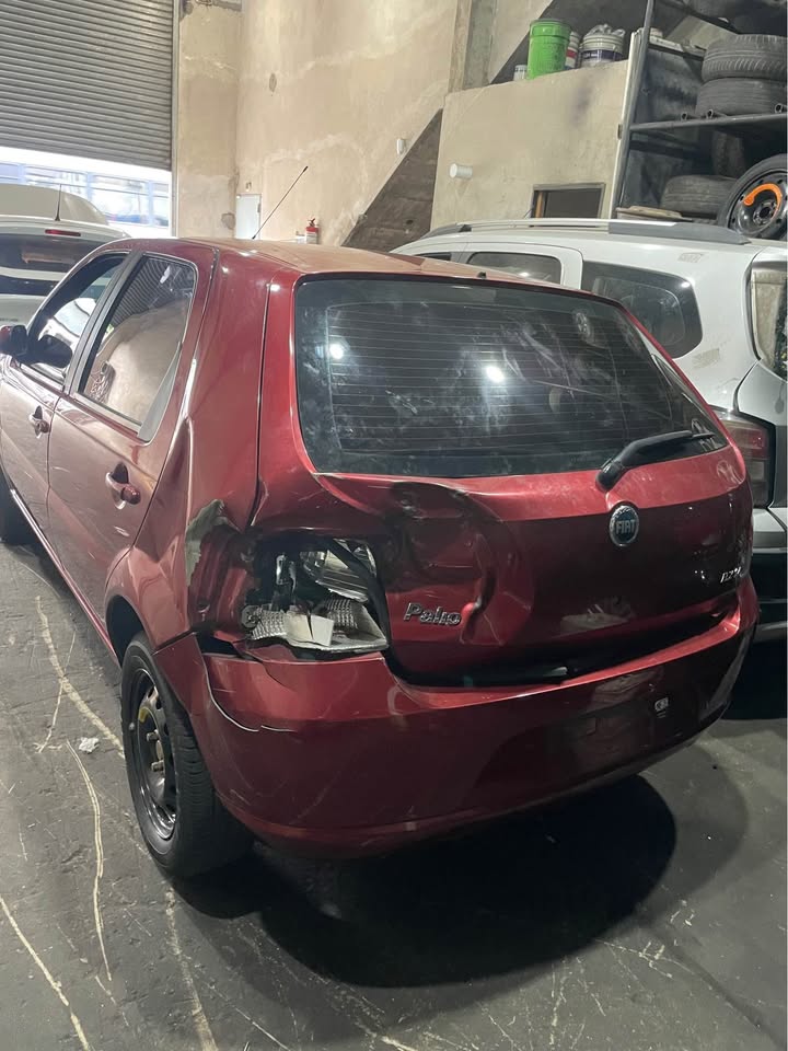 Fiat Palio trasero